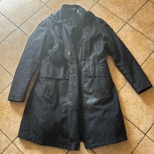 North Face women’s coat. Hood, inner coat that’s reversible